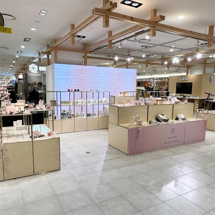 阪急うめだ本店でuka初となるPOP UPがスタート！3/1にはスペシャルトークショーも。ご予約受付中画像